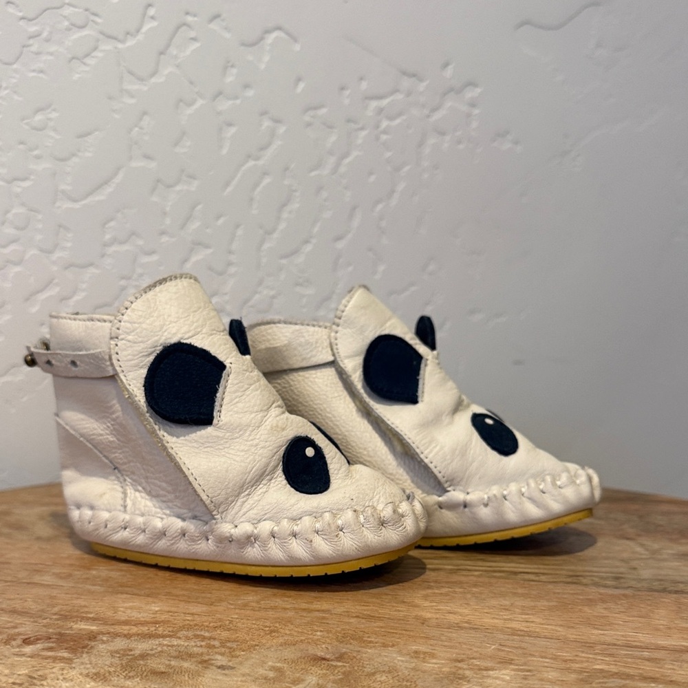 Dubu Classic Shoes | Panda | Off White Leather